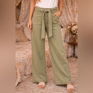 P40. Women's Olive Green Wide-Leg Pants